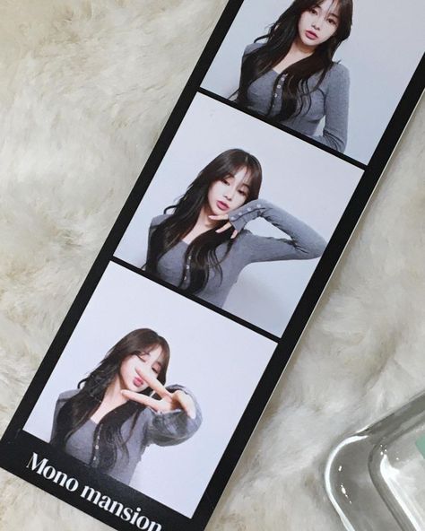 all_zero._.k on Instagram Solo Photobooth Poses, Photobox Pose, Photobooth Poses, Photobooth Pictures, Solo Photo, 사진 촬영 포즈, Bff Photoshoot Poses, Self Portrait Poses, Friend Poses Photography