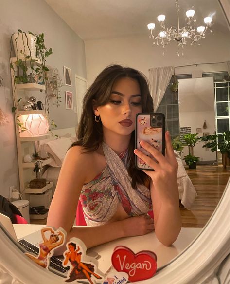 Alyssa Renee, Indian Aesthetic, Pretty Photos, Pure Beauty, Cute Makeup, Aesthetic Hair, Aesthetic Photography, Ulzzang Girl, Types Of Fashion Styles