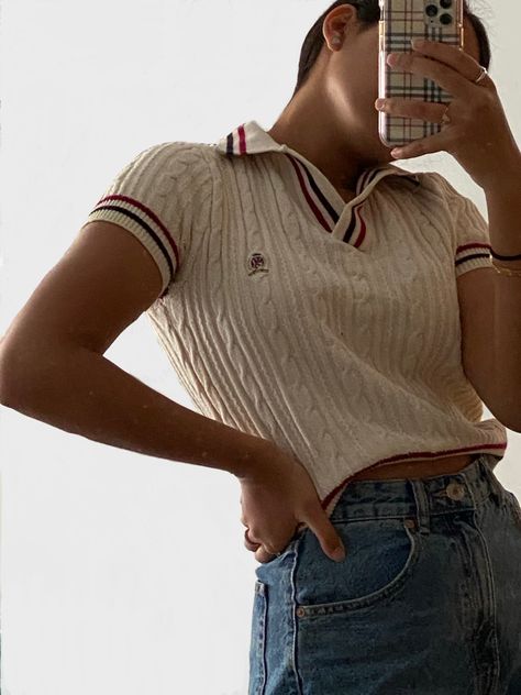 Burberry Summer Outfit, Burberry T Shirt Woman Outfit, Burberry Polo Outfit Women, Ladies Polo Shirt Outfit, Loose Polo Outfit Women, Womens Polo Shirt Outfit Work, Polo Shorts Outfit Women's, Polo Shirts Aesthetic, Crop Top Polo Outfits