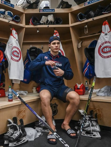 Blonde Hockey Boy, Hockey Locker Room, Hockey Locker, Canadian Hockey Players, Ice Hockey Boys, Hockey Boy, 49ers Players, Hockey Gear, The Legacies