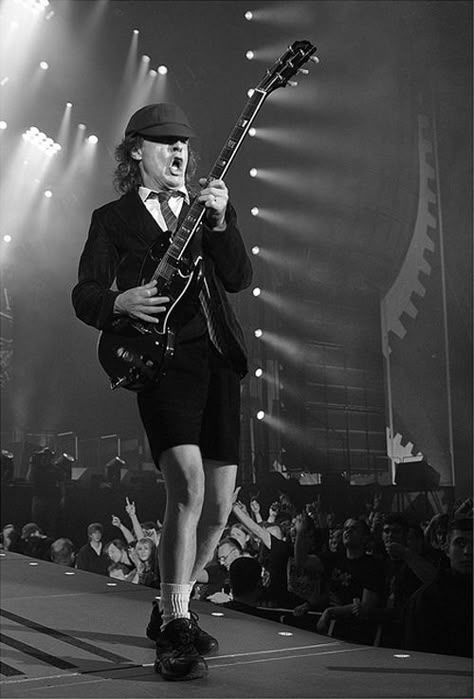 Acdc Angus Young, Ac Dc Band, Ac Dc Rock, Rock Band Posters, Bon Scott, Angus Young, Rock And Roll Bands, Rock N’roll, Rock Groups