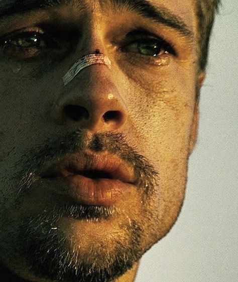 Brad Pitt as David Mills in Se7en (1995). #BradPitt #actor #greatactors #davidfincher #morganfreeman #gwynethpaltrow #movie #movieswelove… Se7en Movie, Seven 1995, Se7en 1995, Seven Movie, Good Will Hunting, Septième Art, Tyler Durden, Actors Male, David Fincher