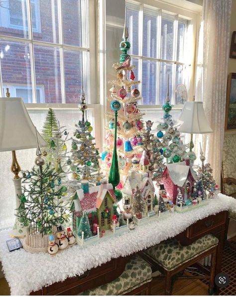 Vintage Christmas Crafts, Bells Christmas, Christmas Themes Decorations, Christmas Memories, 12 December, Christmas Things, Christmas Memory, Christmas Display, Vintage Christmas Decorations