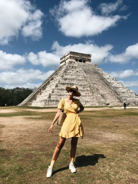 Travel Mexico Outfits, Mexico Pyramids Outfit, Mexico Inspired Outfits, Mexico Df Outfit Ideas, Merida Mexico Outfits, Mexico Holiday Outfits, Mexico City Vacation Outfits, Oaxaca Mexico Outfits, Sayulita Mexico Outfits