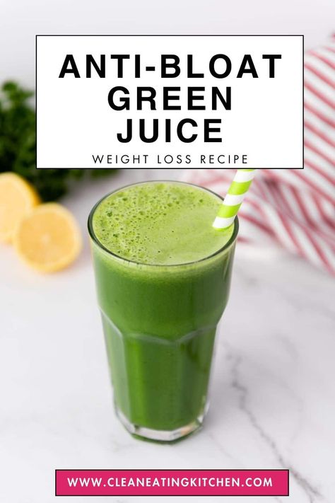 This green Anti-Bloat Juice uses ingredients known to help reduce symptoms of bloating and water retention. Try this delicious and nutritious green drink using a blender or a juicer. Add this healthy juice to your list of juice cleanse recipes. It's one of the best tasting cold pressed juice recipes you can make. Kale Juice Recipes, Inflammatory Drinks, Anti Bloat, Cold Pressed Juice Recipes, Fresh Juice Recipes, Recipes Smoothies, Spinach Juice, Juice Cleanse Recipes, Green Drink