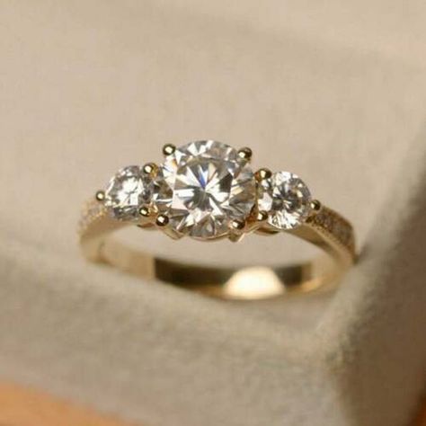 Luxury Engagement Rings, Round Moissanite Engagement Ring, Ring Three Stone, Future Engagement Rings, Pretty Ring, Three Stone Engagement Ring, Moissanite Engagement Ring Solitaire, Wedding Rings Solitaire, White Gold Wedding Rings