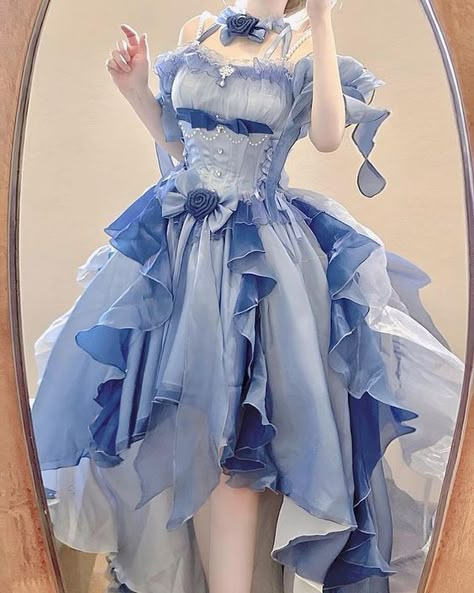 Elegant Blue Dress, Old Fashion Dresses, Kawaii Fashion Outfits, Prom Dress Inspiration, Pretty Prom Dresses, Fairytale Dress, Vestidos Vintage, Fantasy Dress, Really Cute Outfits