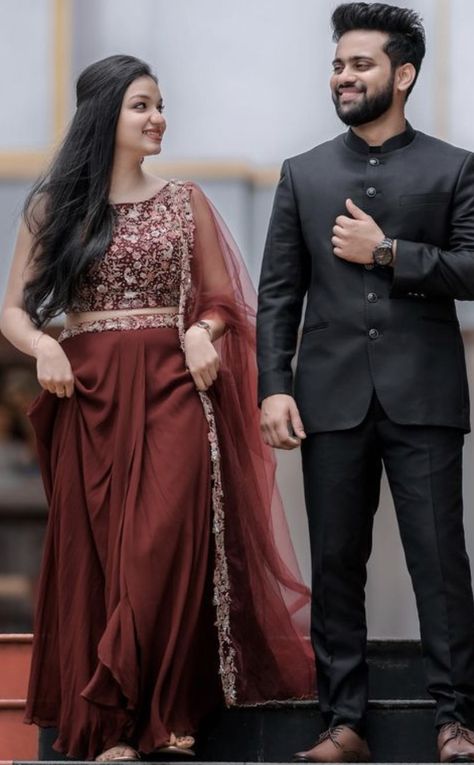 Engament Dress For Men Indian, Reception Traditional Look, Kerala Christian Groom Engagement Dress, Christian Wedding Dress For Men, Reception Dress Bride Kerala, Christian Groom Outfit Kerala, Indian Christian Engagement, Bride And Groom Dress Combination Indian, Kerala Engagement Couple Dress