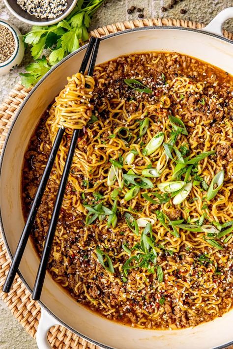 ONE POT GROUND MONGOLIAN BEEF RAMEN NOODLES Pan Noodles Recipe, Mongolian Beef Ramen, Beef Ramen Noodles, Gluten Free Ramen, Korean Glass Noodles, Beef Ramen, Soy Sauce Alternative, Pork Ramen, Vegan Beef