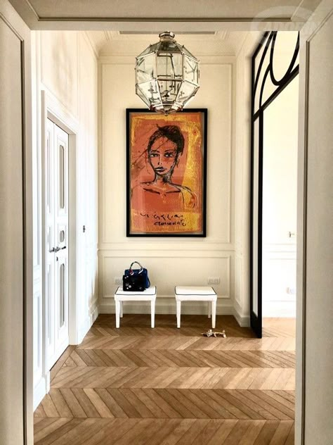 Art Deco Oak laid in 60° chevron - parquet flooring - CADORIN Parisian Herringbone Floor, Parisian Parquet Floor, Hallway Art Deco, Art Deco Wood Floor, Art Deco Kitchen Design Inspiration, Art Deco Inspired Kitchen, Art Deco Floors, Chevron Parquet Flooring, Parisian Art Deco Bedroom