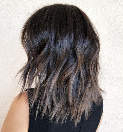 Medium Brunette Hair, Layered Haircuts Shoulder Length, Choppy Haircuts, Medium Brown Hair, Medium Layered Haircuts, Brunette Balayage, Medium Layered Hair, Medium Length Hair With Layers, Choppy Hair