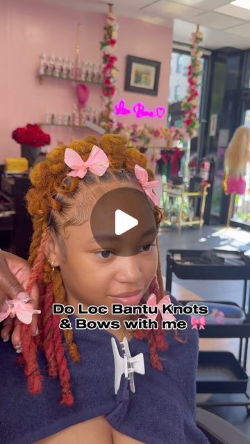 Shay London on Instagram: "Bantu Knots & Bows 😍😍🎀 
The combo I never knew I needed 😍

🌸 𝐅𝐨𝐫 𝐑𝐞𝐭𝐰𝐢𝐬𝐭, 𝐋𝐨𝐜 𝐑𝐞𝐩𝐚𝐢𝐫𝐬, 𝐅𝐚𝐮𝐱 𝐋𝐨𝐜 𝐈𝐧𝐬𝐭𝐚𝐥𝐥 , 𝐓𝐨𝐮𝐜𝐡 𝐔𝐩𝐬 & 𝐑𝐞𝐦𝐨𝐯𝐚𝐥  𝐀𝐩𝐩𝐨𝐢𝐧𝐭𝐦𝐞𝐧𝐭𝐬- Click “Book Appointment” in the link in bio✨
🌸 𝐋𝐨𝐜 𝐄𝐱𝐭𝐞𝐧𝐬𝐢𝐨𝐧 𝐈𝐧𝐬𝐭𝐚𝐥𝐥𝐬-  Text (929)-484-6072 for Human Loc Extension install Inquiry. 
🌸 𝐏𝐮𝐫𝐜𝐡𝐚𝐬𝐞 𝐋𝐨𝐜 𝐄𝐱𝐭𝐞𝐧𝐬𝐢𝐨𝐧𝐬: 
Loc Extensions are available on our 𝐓𝐢𝐤𝐓𝐨𝐤 𝐒𝐡𝐨𝐩.  1 bundle contains 20 Locs. 3-5 bundles are needed per head depending on density of your hair. 
📬 2- DAY Fast Shipping ‼️💨

#locextensioninstall #lisabonetlocs 
#boholocs #nyclocstylist #atllocstylist #atllocextensions #locs #newyorklocextensions #phillylocstylist #ctlocsstylist #dreadstyles #fyp #l Locs Hairstyles With Bows, Locs And Bows, Bantu Knot Loc Styles, Bantu Knots Locs Hairstyles, Bantu Knots With Locs, Instant Locs With Extensions, No Retwist Styles, Bantu Knots Locs, Hairstyles For Medium Length Locs