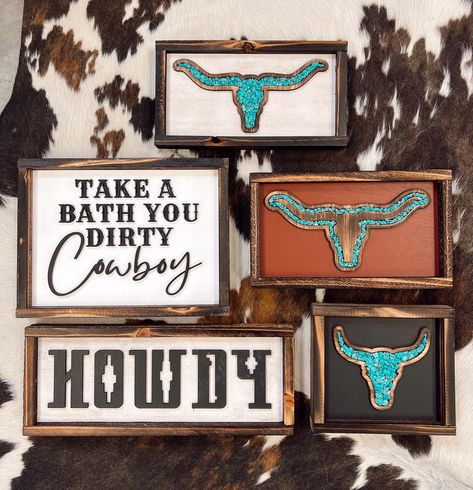 We’ve got you covered on cute, western home decor 😍✨ •• Shop here >> https://thecrookedcactusbtq.com/collections/home-decor Western Salon Decor, Pmu Room, Rustic Western Home Decor, Western Office Decor, Western Signs, Western Bedroom Decor, Western Bedroom, Western Work, Diy Rustic Decor