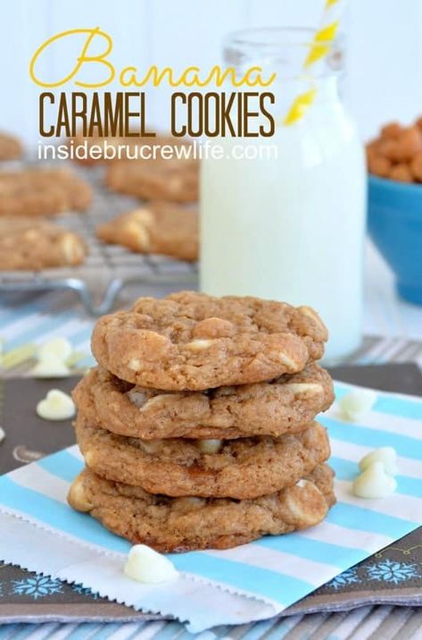 Banana Caramel Cookies Cookies Made With Bananas, Toffee Scones, Easy Cake Mix Cookies, Banana Toffee, Honey Dessert, Banana Caramel, Caramel Bits, Sugar Frosting, Banana Cookies