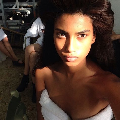 Iman Hammam, Iman Model, Salma Hayek Style 90s, Prettiest Girl In The World, Salma Hayek Style, Imaan Hammam, High Fashion Model, Chef Clothes, Prettiest Girl