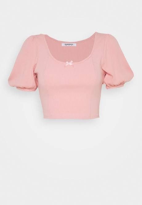 Light Pink Crop Top, Knitwear Inspiration, Lace Cami Top, Pink Crop Top, Peachy Pink, Pink Tshirt, Pink Light, Pink Top, Evening Attire