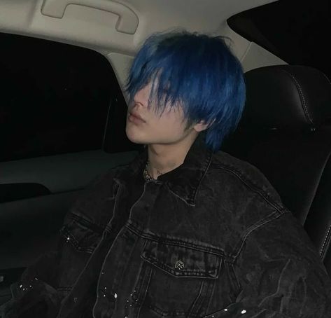 Blue Hair Aesthetic Boy, Blue Hair Boy Aesthetic, Blue Hair Guy Aesthetic, Dark Blue Hair Short, Dark Blue Hair Men, Dark Blue Short Hair, Short Dark Blue Hair, Blue Hair Male, Blue Hair Boy