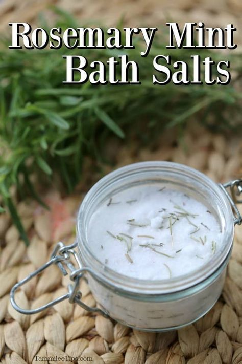 Rosemary Diy, Peppermint Bath Salts, Diy Spa Gifts, Diy Bath Soak, Salt Scrub Diy, Salt Scrub Recipe, Bath Tea Bags, Spa Stuff, Bath Salts Recipe