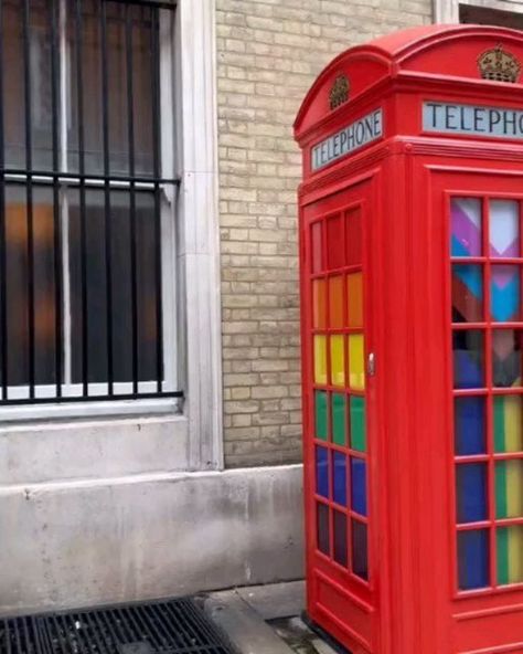 United Kingdom 🇬🇧 Travel | Hotels | Food | Tips on Instagram: "Visiting London? Here are some must-visit unique places there! 😍🇬🇧

What else would you add to the list? Share your recommendations in the comments! 👀

Credits (via Tiktok):
1. londonxldn
📍Phillipe Conticini
📍Tottenham Court Road
📍Italian Bear
📍River Thames
📍Bounce
📍Royal Opera House
📍National gallery
📍Ifs cloud cable car 
📍Life4Cuts
📍Fitzrovia Chapel 
📍Museum of London Docklands
2. londonxldn
📍The Postal Museum
3. londonxldn
📍 Attendant Coffee
4. @saltandshaikh
📍Pasta Evangelist
5. @thefoodbaddie
📍Monopoly Lifesized 
6. @thefoodbaddie
📍Ohros
7. @bingbingxlin
📍Cheeky Studio
8. @bingbingxlin
📍Mitsuba

#londontravel #londinitinerary #londonhiddengems #londoners #uk" Fitzrovia Chapel, London Docklands, Visiting London, United Kingdom Travel, Hotel Food, London Museums, Unique Places, Cable Cars, Cable Car