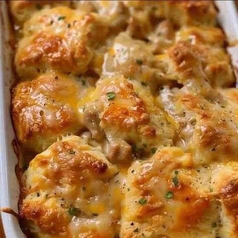 Easy Crockpot Recipes ��� | "My grandma has been making this for as long as I can remember | Facebook Chicken Biscuit Bake, Chicken Biscuit, Biscuits Casserole, Rachael Ray Recipes, Ina Garten Recipes, Chicken And Biscuits, Biscuit Bake, Baked Casserole, Grandmas Recipes