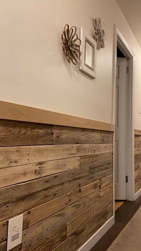 Half Brick Wall Exterior House, Hallway Country House, Half Wood Wall Ideas Living Room, Country Style Wall Panelling, Wood Accent Wall Office Ideas, Barnwood Chair Rail, Split Wall Ideas, Pallet Wood Chair Rail, Half White Half Color Walls