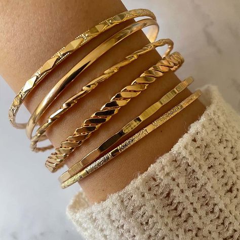 ✨ Unique Design Bracelet Set! | New Arrival | Summer Sale 🌟 #FreeShipping #OnlineShopping #discountedprice #NewCollection #jewelry #jewelrylover #bracelets #metal #design #womenswear #instalıfe #trendy #fashiongoals #instafashion Simple Gold Bangle, Minimalist Bangle, Gold Bangles For Women, Simple Bangle, The Bangles, Bracelets Design, Gold Plated Bangles, Bangle Bracelet Set, Gold Bangles Design