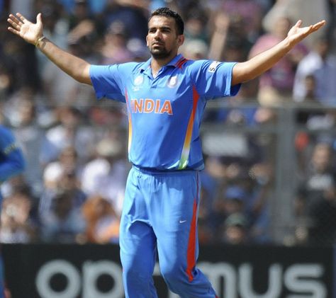 Zaheer Khan <3 Zaheer Khan, Indian Cricketers, Cricket In India, Yuvraj Singh, Sports Personality, Indian Cricket, Sport Player, Just A Game, Sports Jersey