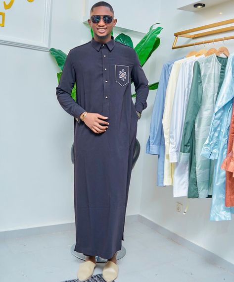 Kanzu Wear, Jalabia Styles, African Couture, Latest African Men Fashion, African Dresses Men, African Shirts For Men, Fashion Top Outfits, African Shirts, African Men Fashion