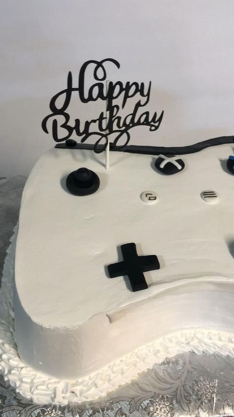 No Fondant Birthday Cake, Xbox Controller Cake, Ps5 Cake, 10th Birthday Cakes For Boys, Xbox One Cake, Ps4 Cake, Boys 18th Birthday Cake, Bolo Motocross, Xbox Birthday Party