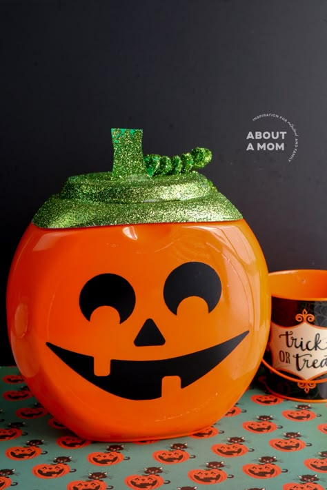 Gain Pods Container Crafts, Halloween Jokes For Kids, Pumpkin Craft For Kids, Tide Pods Container, Plastic Container Crafts, Funny Halloween Jokes, Halloween Humor, Halloween Jokes, Pumpkin Craft