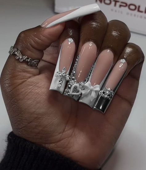 18th Birthday Nails Ideas, 18th Birthday Nails, Rich Rich, Hard Nails, Diy Acrylic Nails, Nails Now, Colored Acrylic Nails, Girly Acrylic Nails, French Tip Acrylic Nails