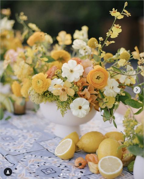 Bright Vibrant Wedding Flowers, Yellow Tulip Flower Arrangements, Yellow Floral Table Arrangements, Mediterranean Flowers Wedding, Lemon Inspired Wedding, White And Yellow Floral Arrangements, Citrus Wildflower Wedding, Italian Summer Flowers, Italian Inspired Floral Arrangements