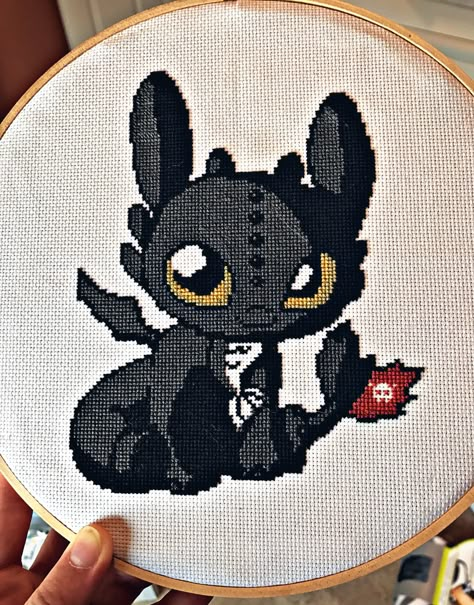 Toothless cross stitch Toothless Embroidery, Toothless Cross Stitch, Cross Stitch Free, Dragon Cross Stitch, Toothless Dragon, Art Perle, Beaded Cross Stitch, Cross Stitch Patterns Christmas, Modern Cross Stitch Patterns