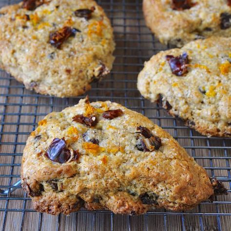 Date Cardamom Orange Scones Date Scones, Fall Eats, Orange Scones, Rock Recipes, Special Cakes, Crumpets, Christmas Breakfast, Quick Breads, Scone Recipe