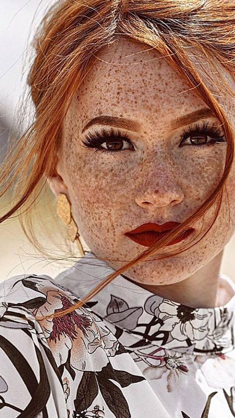 Woman With Freckles, Red Freckles, Red Hair Freckles, Women With Freckles, Beautiful Freckles, Pretty Redhead, Freckles Girl, Red Haired Beauty, Red Hair Woman