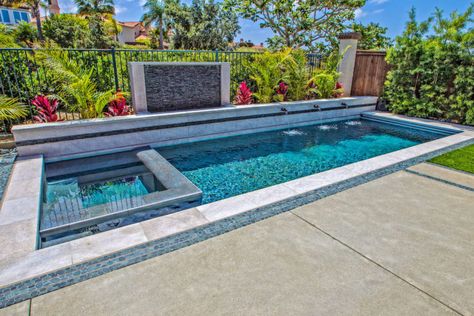 Small Backyard Pool And Hot Tub, Spool Pool Cost, Spool Pool Ideas, Cocktail Pools Ideas, Cocktail Pool, Pool Area Landscaping, Swimming Pool Trends, Spool Pool, Mini Swimming Pool