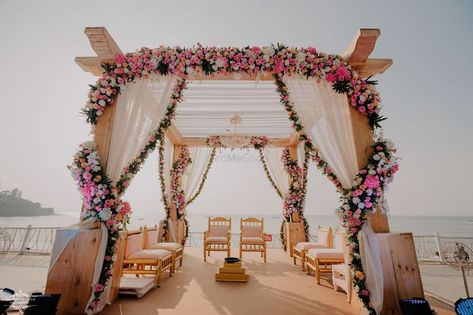 Sunset Mandap Decor, Minimal Mandap Decor, Day Wedding Mandap, Pastel Mandap, White Mandap, Wedding Mandap Decor, Wedding Seaside, Mandap Design, Whirlwind Romance