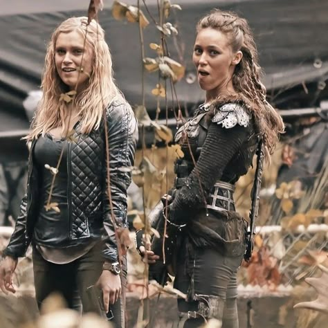 Lexi The 100, Movie Duos, Lexa E Clarke, The 100 Characters, Lexa Y Clarke, Clarke And Lexa, Lexa The 100, The 100 Cast, The 100 Clexa