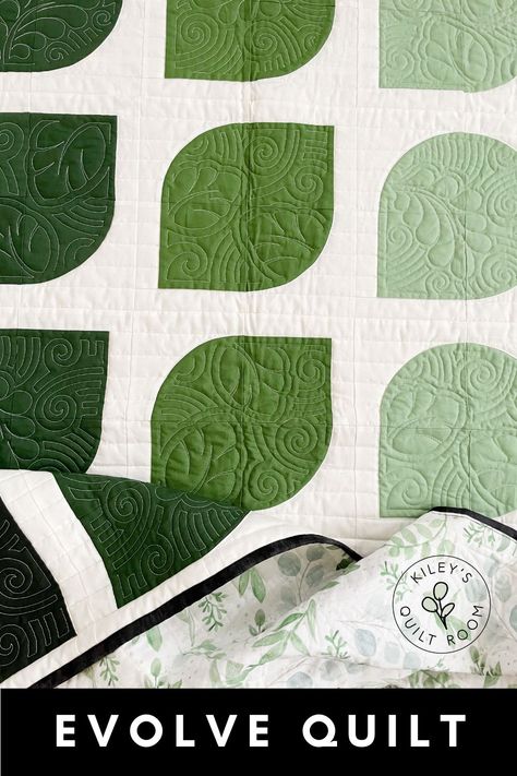 The Evolve Quilt Pattern was designed to reflect the changes we all went through, individually and as a society, during the Pandemic of 2020. It changes both in shape and color. #evolvequilt #kileysquiltroom #kileysquiltroompatterns Sage Green Quilt Patterns, Sage Green Quilts Color Schemes, Green Quilt Patterns, Green Quilts Ideas, Dark Green Quilt, Ivy Quilt, Solid Fabric Quilts, Quilt Green, Green Quilts