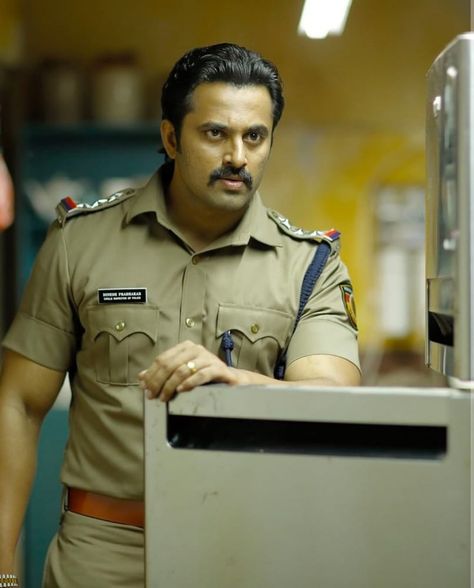 Police Uniform Men, Unni Mukundan, Police Art, Zain Imam Instagram, Indian Police Service, Indian Police, Uniform Men, Police Uniform, Men Aesthetic