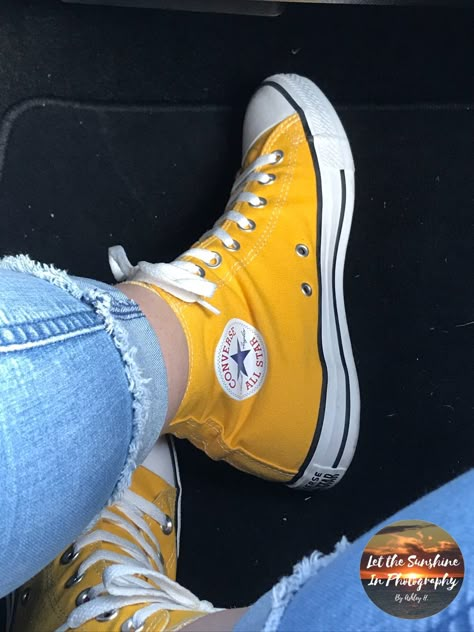 My favorite, yellow Converse shoes. Yellow Platform Converse, Converse Yellow, Cool Converse, Yellow Converse, Trendy Shoes Sneakers, Dr Shoes, Hype Shoes, Yellow Shoes, Aesthetic Shoes