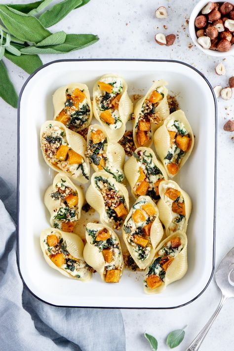 Italian stuffed pasta shells with butternut squash, spinach and ricotta. Baked and then topped with an amazing brown butter, sage and hazelnut sauce! #stuffedshells #pastashells #pinacooks Butternut Squash Stuffed, Butternut Squash Cooking, Authentic Pasta, Butternut Squash Spinach, Stuffed Shells Ricotta, Spinach And Ricotta, Stuffed Pasta, Pasta Noodle Recipe, Spinach Ricotta