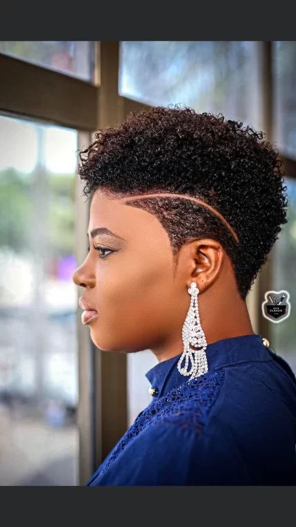 Anita Baker Haircut Styles 2022, Ladies Haircut Styles Short, Low Cut Hairstyles For Black Women, Female Low Cut Hairstyles, Low Haircut For Black Women, Ladies Haircut Styles, Low Haircuts, Natural Hair Mohawk, Low Cut Hairstyles