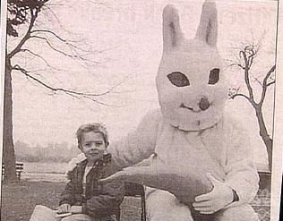 25 Incredibly Awkward Easter Photos & 25 reasons why my future children may never meet the Easter bunny! Creepy Easter, Easter Bunny Pictures, Easter Bunny Costume, Awkward Photos, Creepy Vintage, Happy Easter Everyone, Creepy Pictures, Bunny Costume, Bunny Pictures