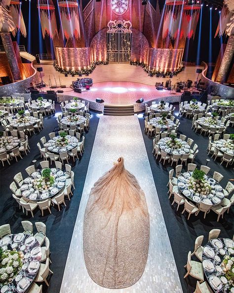 Lebanese Wedding, Wedding Hall Decorations, Wedding Background Decoration, Dream Wedding Decorations, Extravagant Wedding, Luxury Wedding Decor, Wedding Planning Decor, Arab Wedding, Wedding Design Decoration