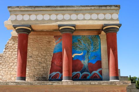 Knossos Palace, Minoan Art, Crete Holiday, Classical Period, Greek History, Greek Culture, Crete Greece, Bronze Age, Archaeological Site