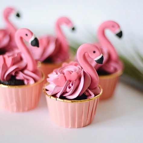 Flamingo Party Food, Flamingo Party Supplies, Flamingo Cupcakes, Cupcake Crafts, Flamingo Baby Shower, Cakes Design, Flamingo Cake, Flamingo Birthday Party, Cupcake Cake Designs