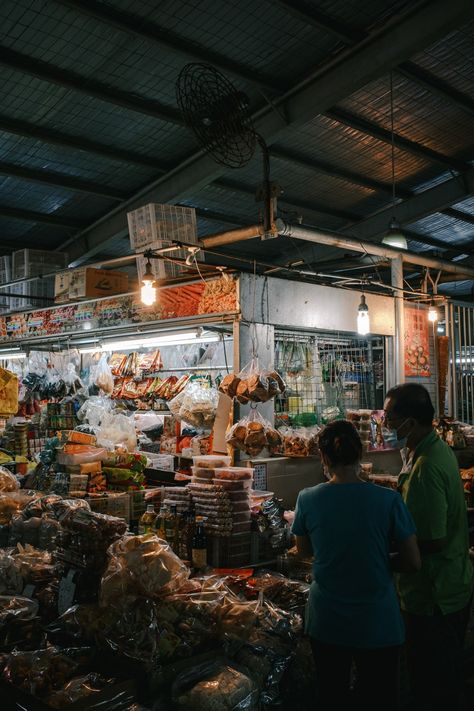 How Singapore street food got recognized as a UNESCO treasure Singapore Street Food, Singapore Street, Curry Puffs, Street Food Market, Asian Street Food, Singapore Food, Food Street, Lost In Thought, Indian Curry