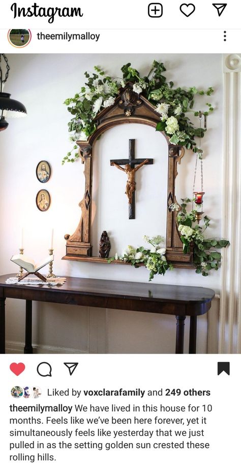 Hallway Altar Ideas, Home Shrine Ideas, Virgin Mary Home Altar, Chapel Room In House, Jesus Alter Ideas At Home, Family Altar Catholic Home, Prayer Garden Ideas Church, Catholic Prayer Room Ideas Decor, Christian Altar Ideas