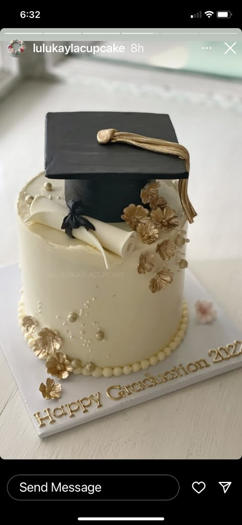 Graduation Cake For Masters Degree, Three Tier Graduation Cake, 2024 Grad Cakes, Graduation Party College Ideas, Pastel Graduation Cake, Grad Cake Designs, Matric Ball Cakes, Class Of 2024 Cake Ideas, Grad Cakes Ideas